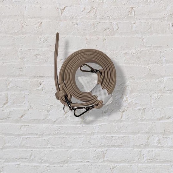 Replacement adjustable leather shoulder strap with metal swivel hooks 🤎 (beige) - Picture 1 of 1